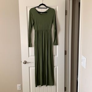 Army green maxi dress💚